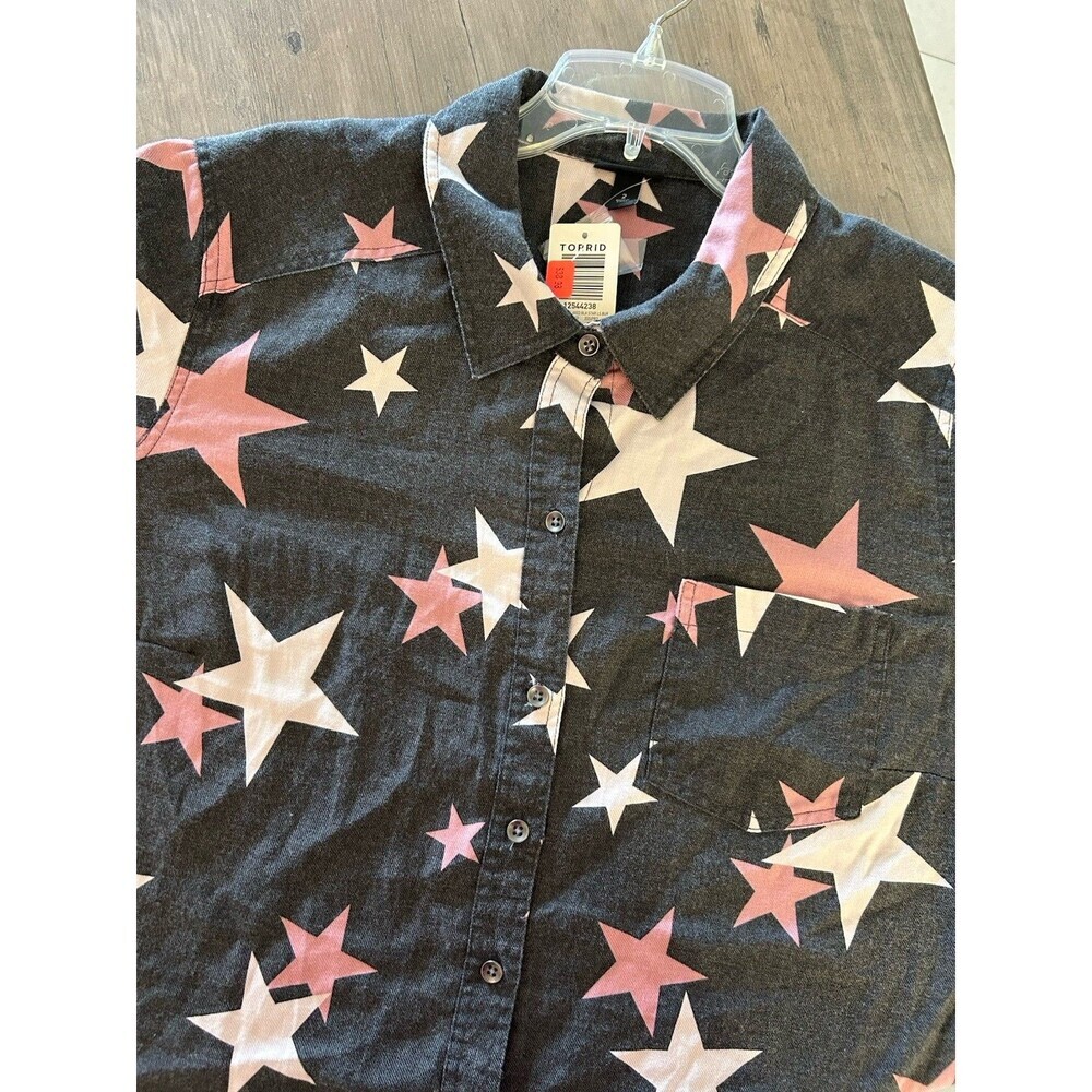 NEW! Torrid Women Size 2X Long Roll Tab Sleeve Burgundy Pink Star Button Shirt